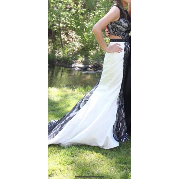 Prom dress - Picture 3 of 4